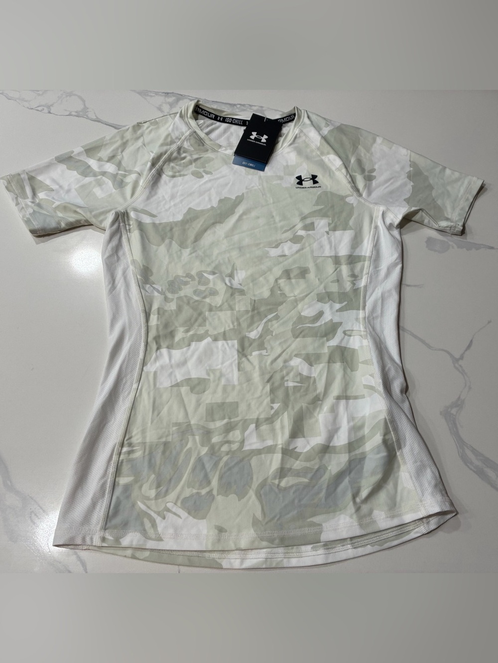 Under Armour Women’s Iso Chill Heat Gear Compression Shirt (Medium) Retails $50